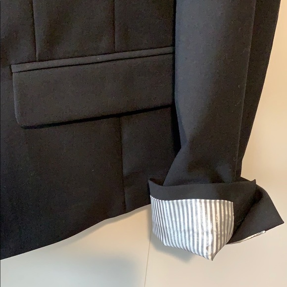 Banana Republic two button suit jacket, size 6 - Picture 4 of 6